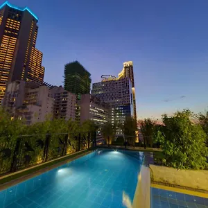 Hotel Y2, Makati City